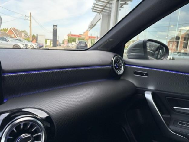 MERCEDES-BENZ A 180 d Berline Luxury Line  
