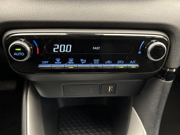 TOYOTA Yaris 116h France  