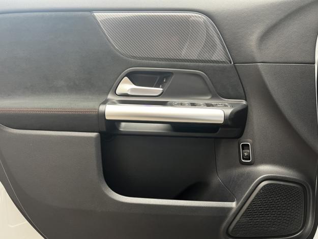 MERCEDES-BENZ GLA 200 d AMG Line  