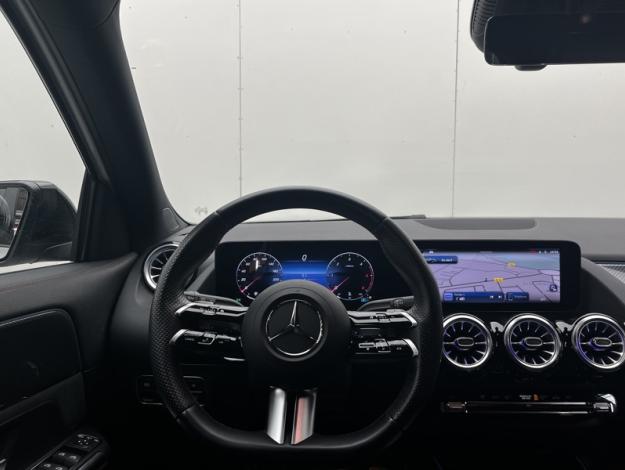 MERCEDES-BENZ GLA 200 d AMG Line  