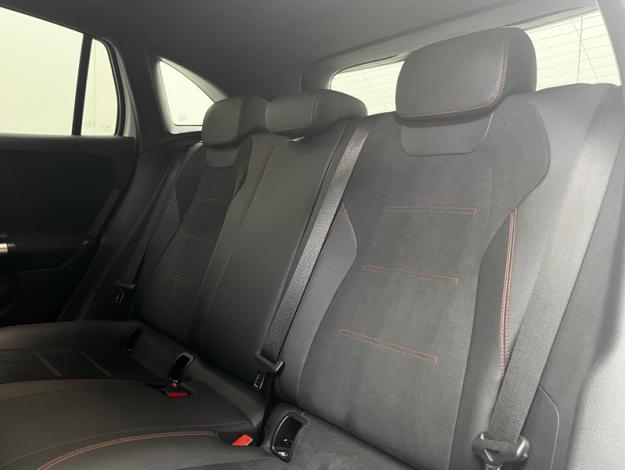 MERCEDES-BENZ GLA 200 d AMG Line  