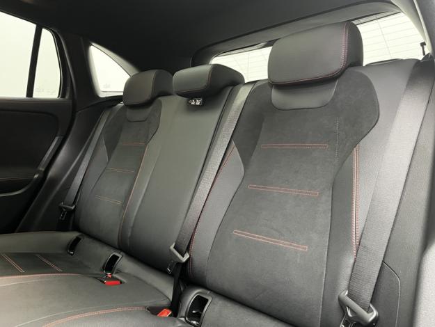 MERCEDES-BENZ GLA 200 d AMG Line  