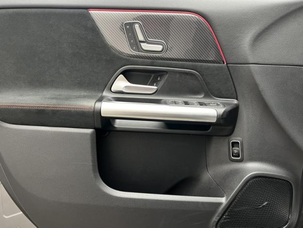 MERCEDES-BENZ GLA 200 d AMG Line  