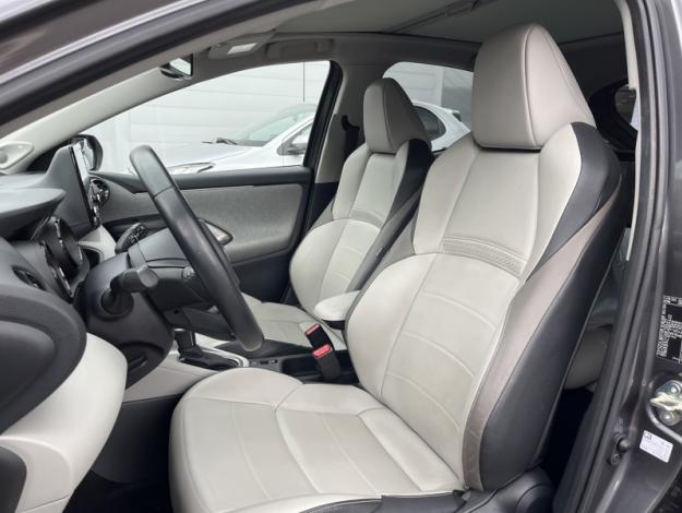 TOYOTA Yaris 116h Iconic Pano, Tech, Nav  1.5 116 ch 