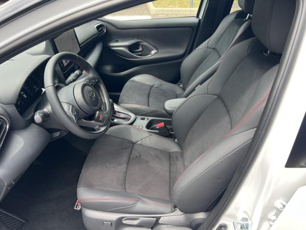 TOYOTA Yaris YARIS HYBRIDE 130H GR SPORT MY26  YARIS HYBRIDE 130H GR SPORT MY26