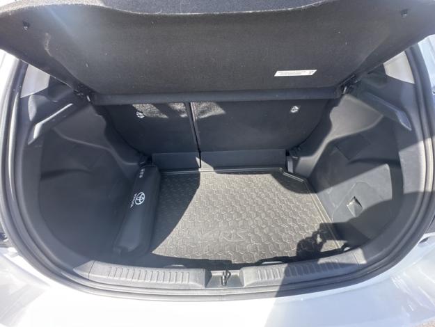 TOYOTA Yaris 116h Design  
