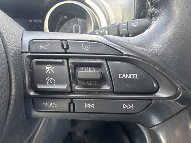 TOYOTA Yaris 116h Design  