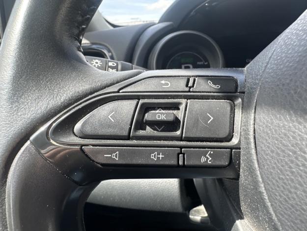 TOYOTA Yaris 116h Design  
