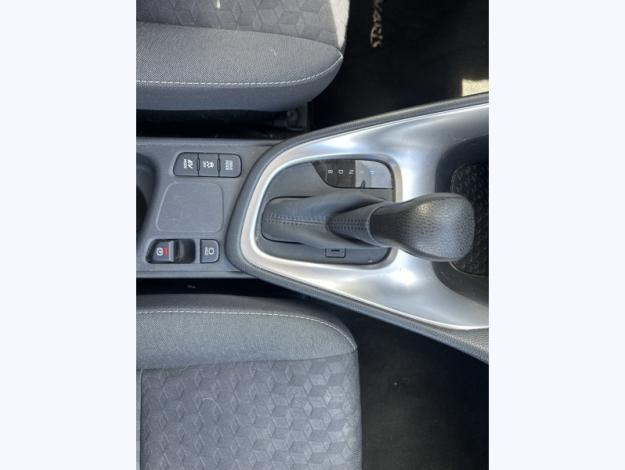 TOYOTA Yaris 116h Design  