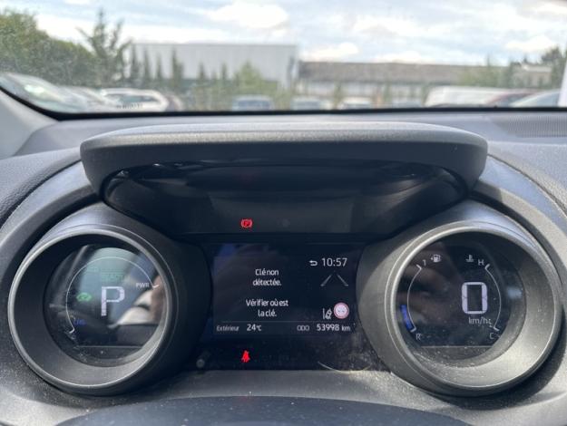 TOYOTA Yaris 116h Design  