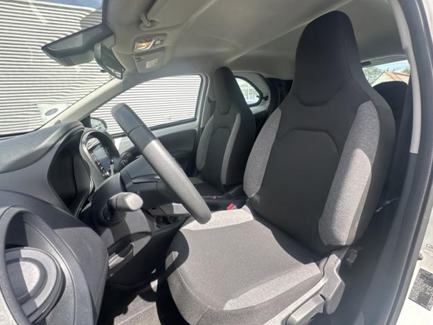 TOYOTA Aygo X 1.0 VVT-i 72 Dynamic   
