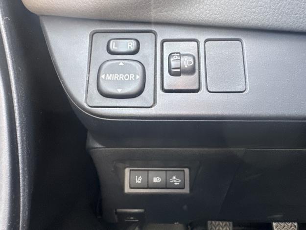 TOYOTA Yaris 70 VVT-i Ultimate  