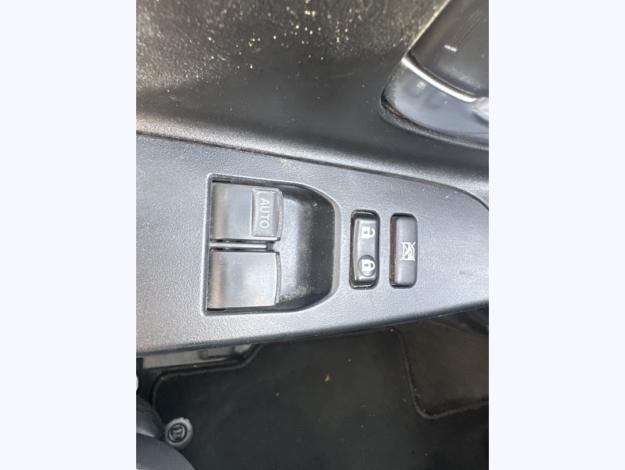 TOYOTA Yaris 70 VVT-i Ultimate  