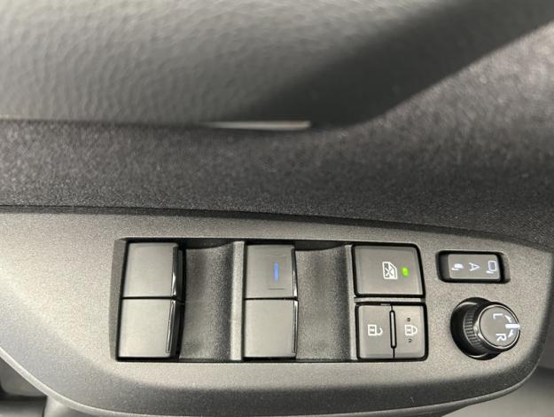 TOYOTA Yaris 116h Design  PACK CONFORT 