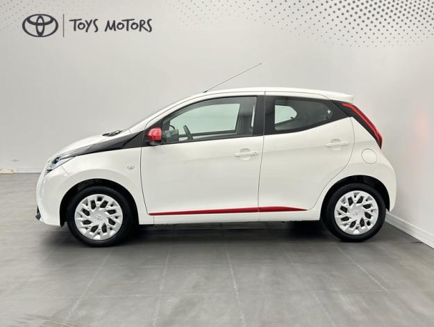 TOYOTA Aygo 1.0 VVT-i x-play  