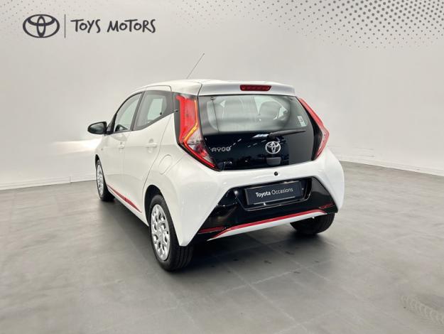 TOYOTA Aygo 1.0 VVT-i x-play  