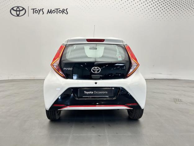 TOYOTA Aygo 1.0 VVT-i x-play  