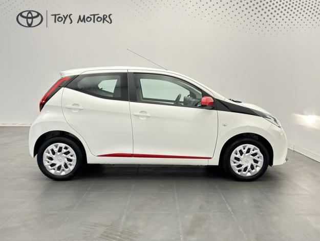 TOYOTA Aygo 1.0 VVT-i x-play  