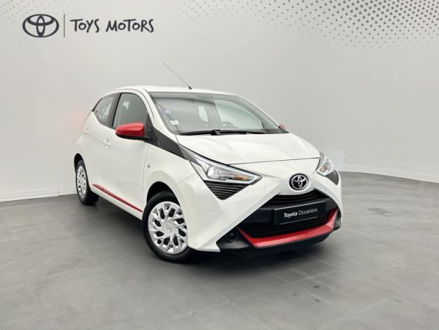 TOYOTA Aygo 1.0 VVT-i x-play  
