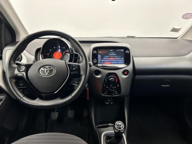 TOYOTA Aygo 1.0 VVT-i x-play  