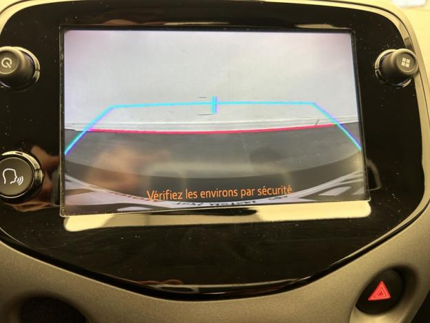 TOYOTA Aygo 1.0 VVT-i x-play  