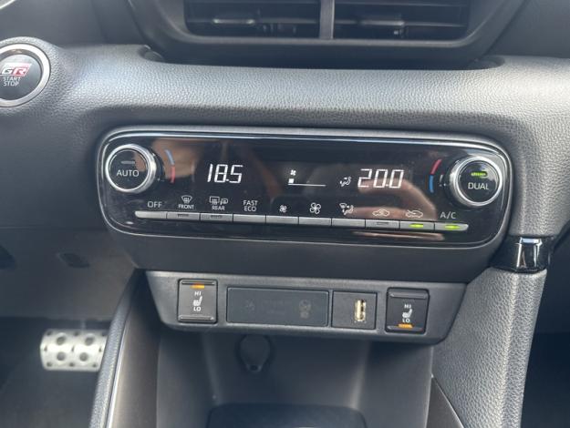 TOYOTA Yaris 116h GR SPORT  