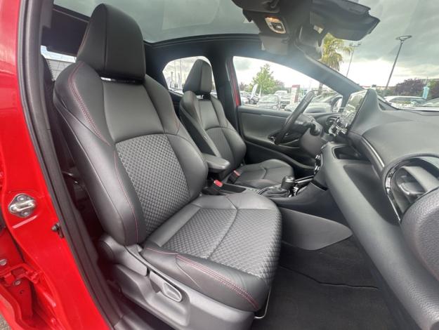 TOYOTA Yaris 116h Premiere  