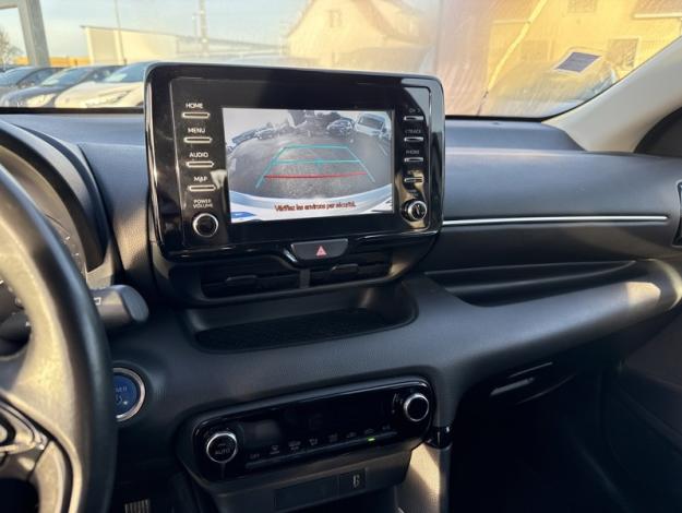 TOYOTA Yaris 116h Dynamic business  