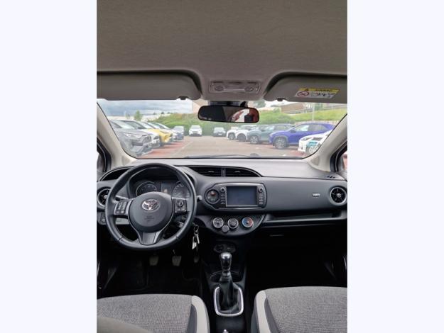 TOYOTA Yaris 110 VVT-i Design Y20  