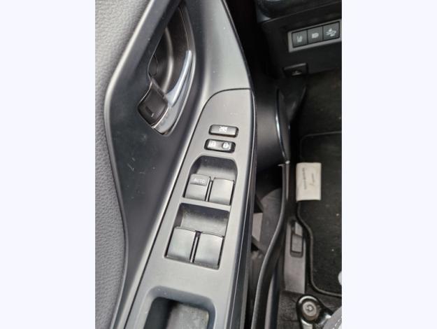 TOYOTA Yaris 110 VVT-i Design Y20  