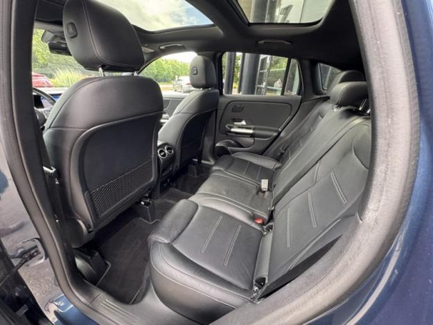 MERCEDES-BENZ GLA 200 d AMG Line  