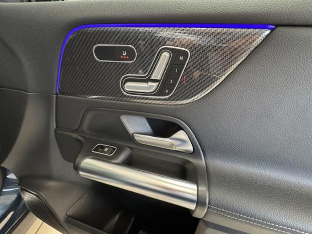 MERCEDES-BENZ GLA 200 d AMG Line  