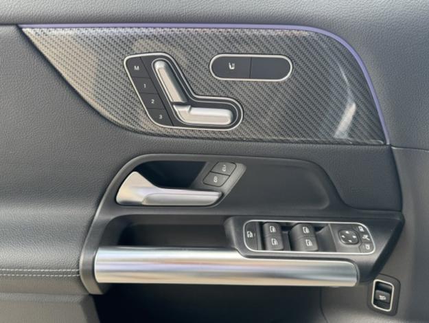 MERCEDES-BENZ GLA 200 d AMG Line  