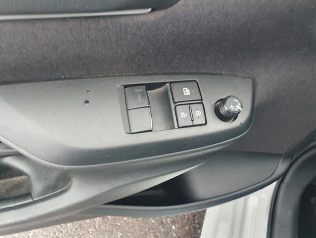 TOYOTA Yaris 120 VVT-i Dynamic   
