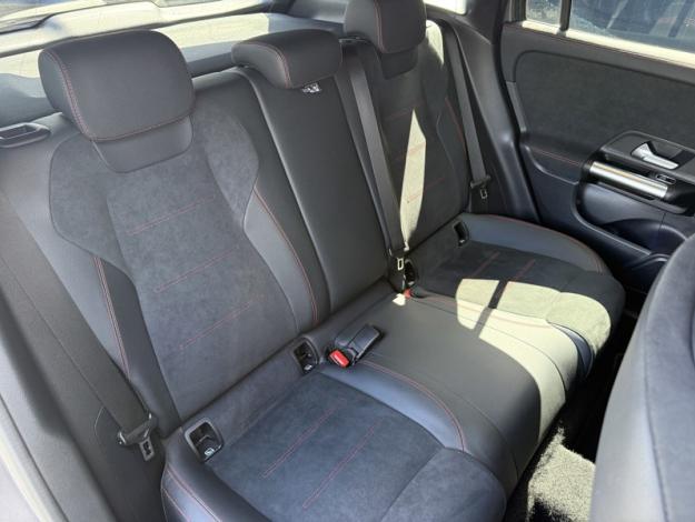 MERCEDES-BENZ GLA 200 d AMG Line  