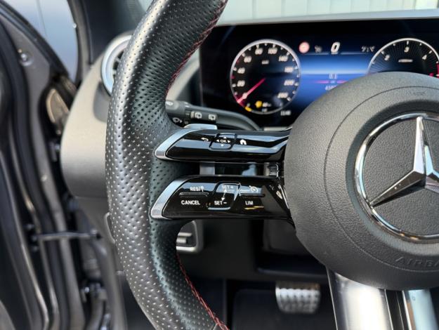 MERCEDES-BENZ GLA 200 d AMG Line  