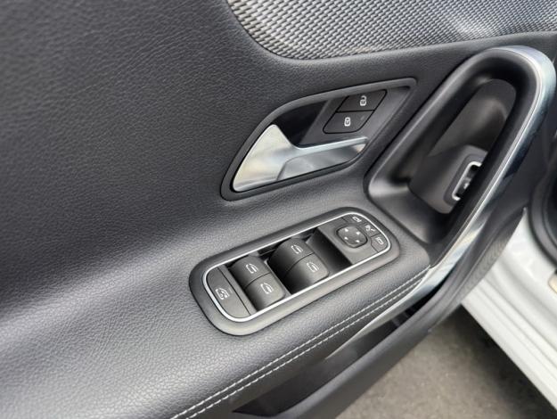 MERCEDES-BENZ CLA Coupé CLA 200 d Coupé Business Line  