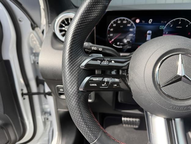 MERCEDES-BENZ GLA 200 d AMG Line  