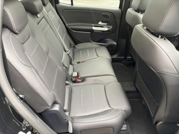 MERCEDES-BENZ GLB 220 4MATIC AMG 7places Pano Attelage  