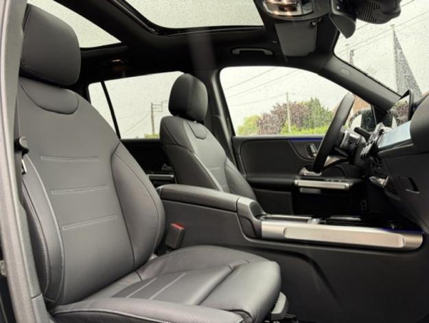 MERCEDES-BENZ GLB 220 4MATIC AMG 7places Pano Attelage  