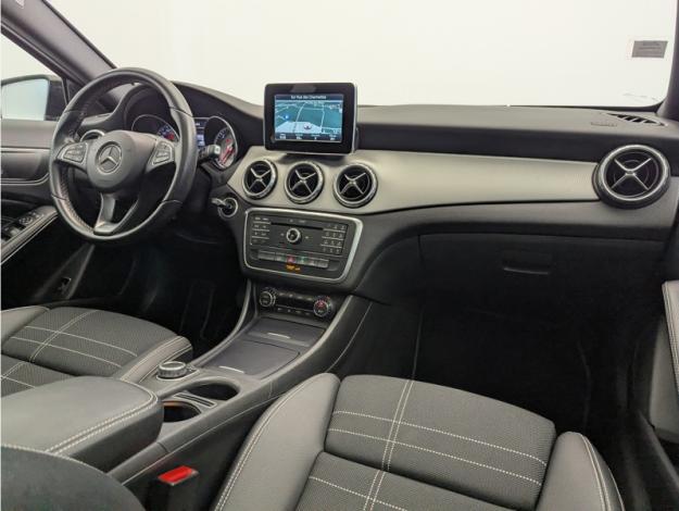 MERCEDES-BENZ GLA 200 d Sensation  