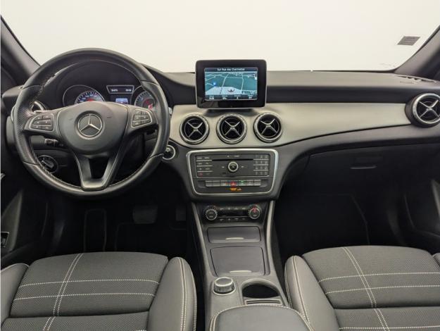 MERCEDES-BENZ GLA 200 d Sensation  