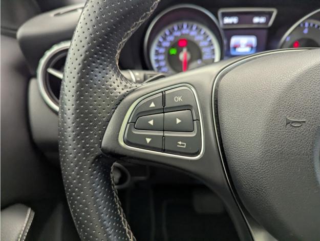 MERCEDES-BENZ GLA 200 d Sensation  