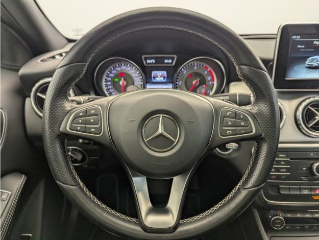 MERCEDES-BENZ GLA 200 d Sensation  
