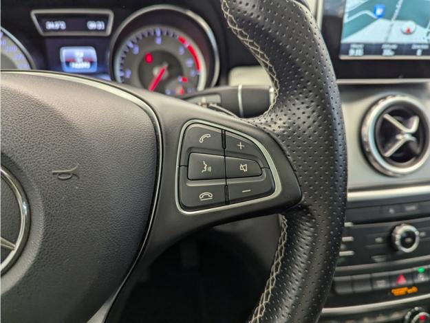 MERCEDES-BENZ GLA 200 d Sensation  