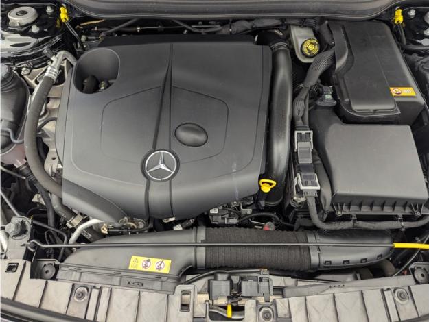 MERCEDES-BENZ GLA 200 d Sensation  