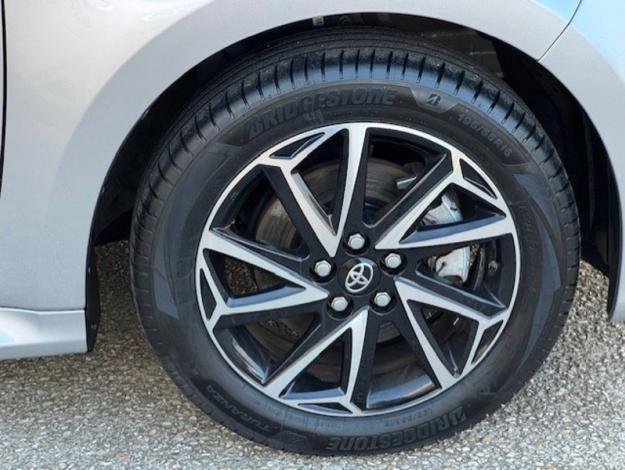 TOYOTA Yaris Hybride 116h Design MY22  