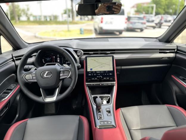 LEXUS LBX 1.5 136H 2WD Vibrant Edition  LBX HYBRIDE 2WD VIBRANT EDITION MONOTON MY26