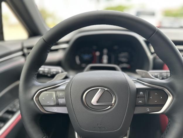 LEXUS LBX 1.5 136H 2WD Vibrant Edition  LBX HYBRIDE 2WD VIBRANT EDITION MONOTON MY26