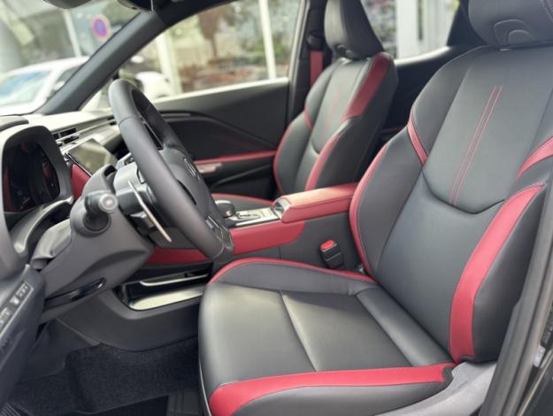 LEXUS LBX 1.5 136H 2WD Vibrant Edition  LBX HYBRIDE 2WD VIBRANT EDITION MONOTON MY26